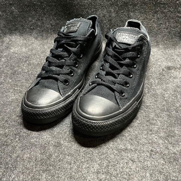 Converse Chuck Taylor All Star Low Top Sneakers Black Unisex Shoes - Picture 1 of 5